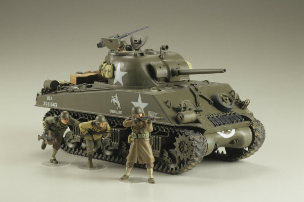 Tamiya US Sherman Panzer M4A4 1:35 Plastik Model Kit Bausatz 35250