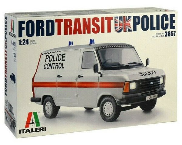Italeri 3657 Ford Transit MK Police Polizei M1:24 unlackierter Plastik Bausatz